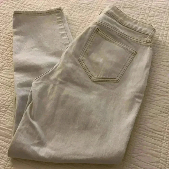 Elizabeth and James - Picture 4 of 5